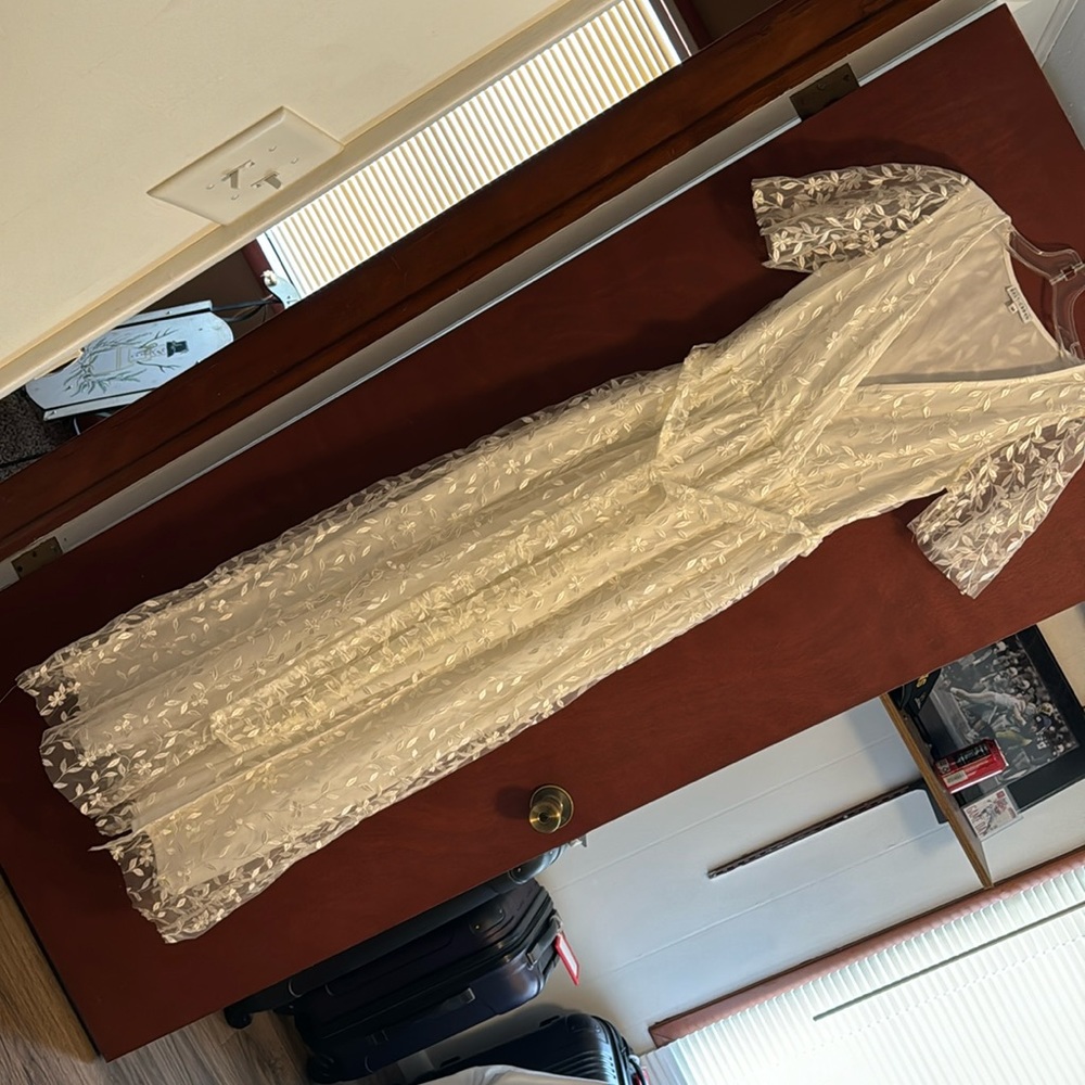 Super pretty white dress!